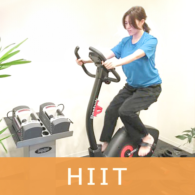 HIITをしている写真。詳細説明ページへのリンクです。